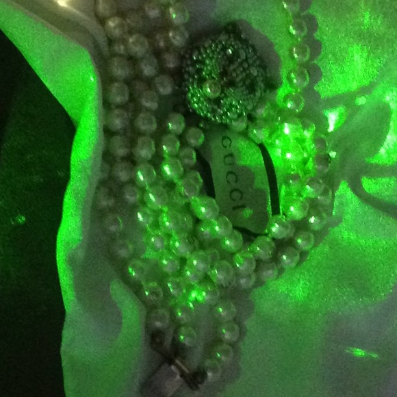 Feline Motif Gucci Neckless - Picture 3 of 12